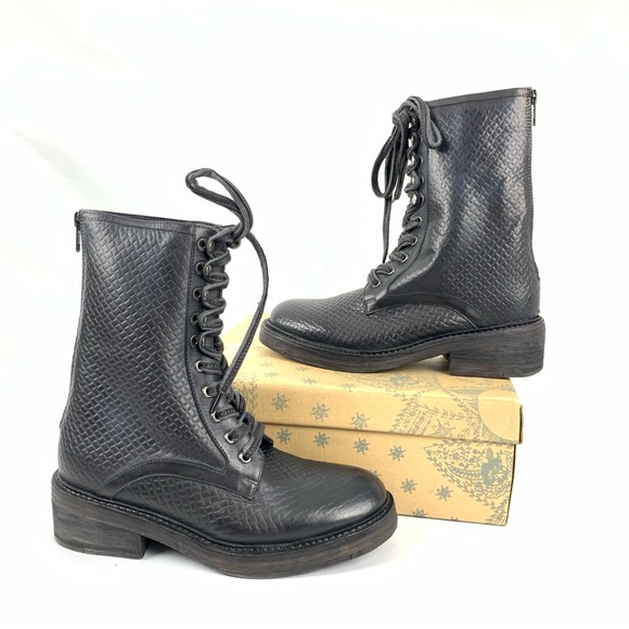 Free People Santa Fe Black Embossed Lace Up Boot Sz 8 Combat Moto Style Leather - Picture 1 of 7